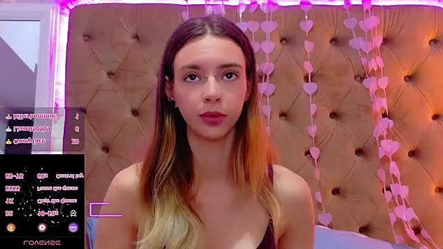 CoraVexのライブXXXチャット