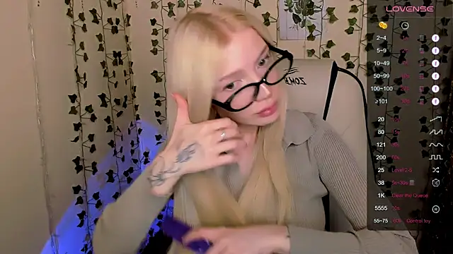 Chat +18 de AnyaTaylor_ ao vivo