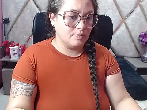 Czat XXX na żywo – Sarah_Boobs_