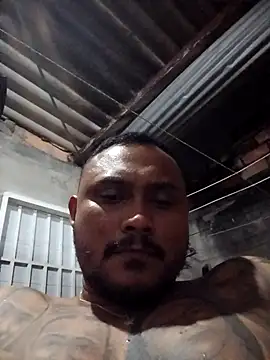 Bigvenoso: διαδικτυακό σόου στην κάμερα