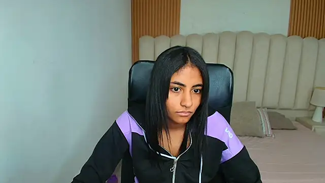 Онлайн чат XXX shaneelle