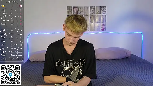 Julian_wins' Live XXX Chat