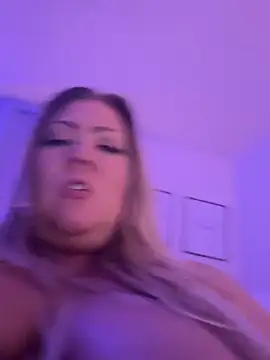 JESS_LOVES Adlı Modelin Canlı XXX Sohbeti