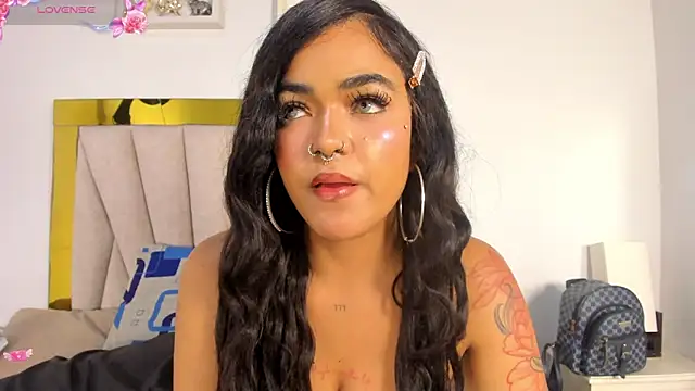 vahiolet_fuentes Adlı Modelin Canlı XXX Sohbeti