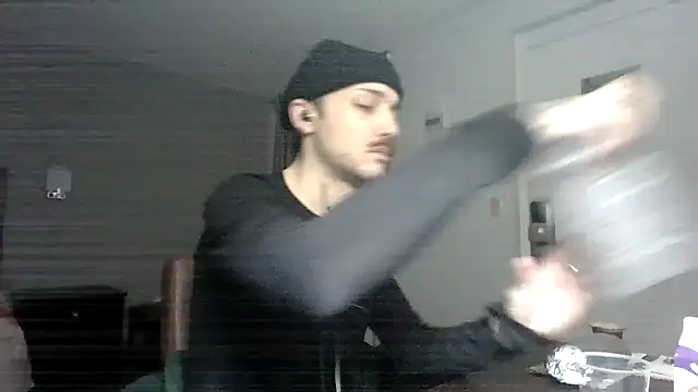 Jbenz420: онлайн-секс-чат