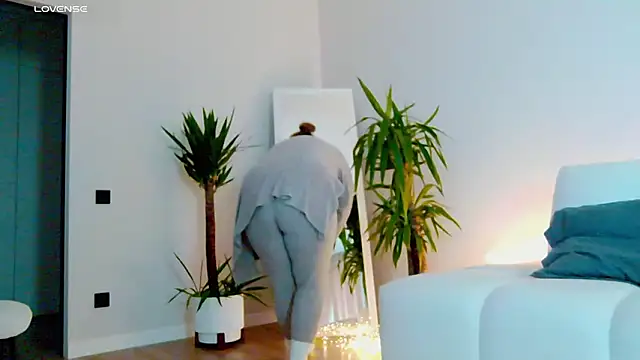 Show modela Miss_Magic_Eyes_ na web-kameri