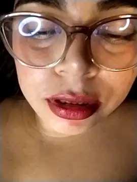 Diamily Adlı Modelin Canlı XXX Sohbeti