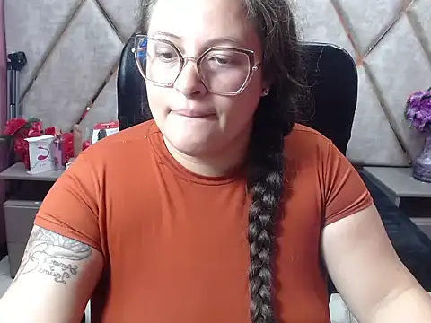 Sarah_Boobs_ লাইভ XXX চ্যাট