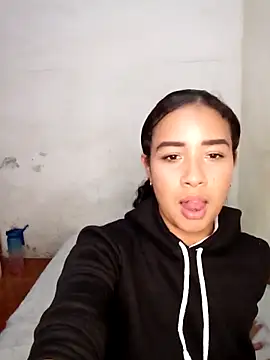 Aurora_fantasyPink 即時 XXX 聊天