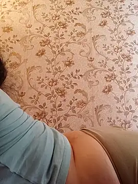 Zulfiya_Bruce Pertunjukan Webcam