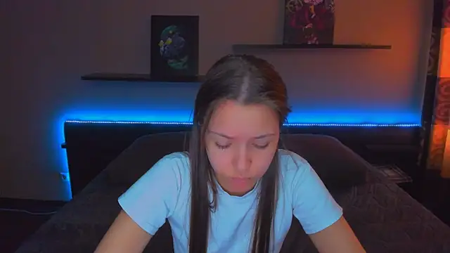 AlexaBarkley Adlı Modelin Canlı XXX Sohbeti