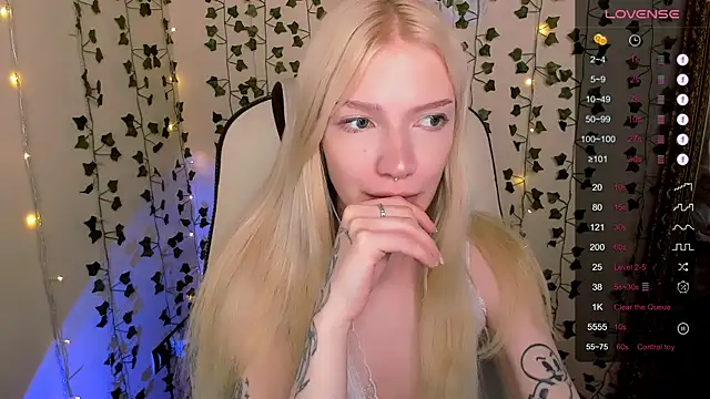 AnyaTaylor_ Live XXX-Chat