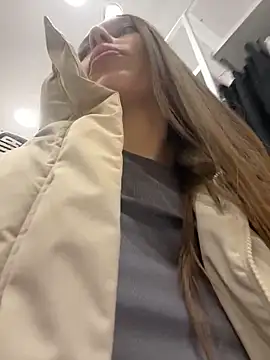 LeiaMoodのライブXXXチャット