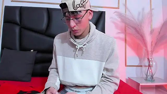 Alexander_Collinss Live XXX-chat