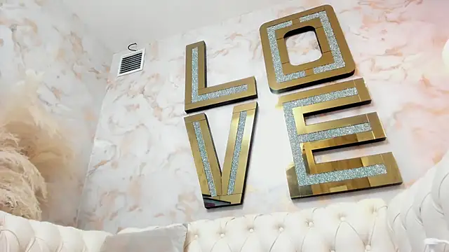 แชท XXX สดของ naughty_milf4u_