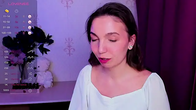 XXX chat uživo modela KindHazelHere_