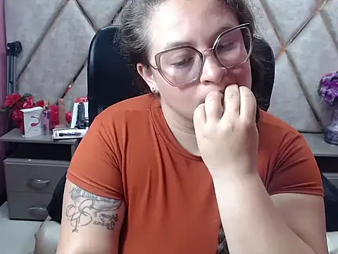 Sarah_Boobs_: απευθείας συνομιλία ΧΧΧ