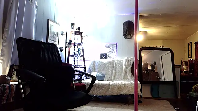 Genevieve143 Live XXX-Chat