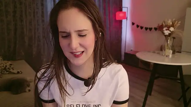 LucyRose3: απευθείας συνομιλία ΧΧΧ