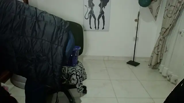 vivian-milf: απευθείας συνομιλία ΧΧΧ