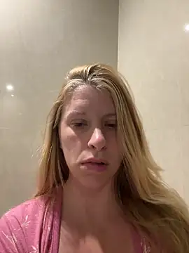 Chat +18 de MichoneXxXok ao vivo