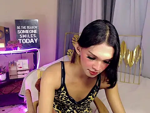 GoddessHugeCock: διαδικτυακό σόου στην κάμερα