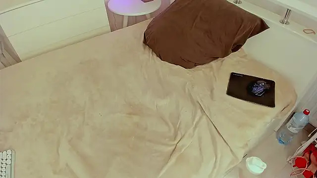 Alice_Sweetyyy: απευθείας συνομιλία ΧΧΧ