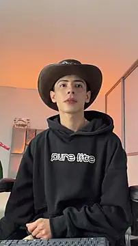 Sebastian_Reed: онлайн-секс-чат