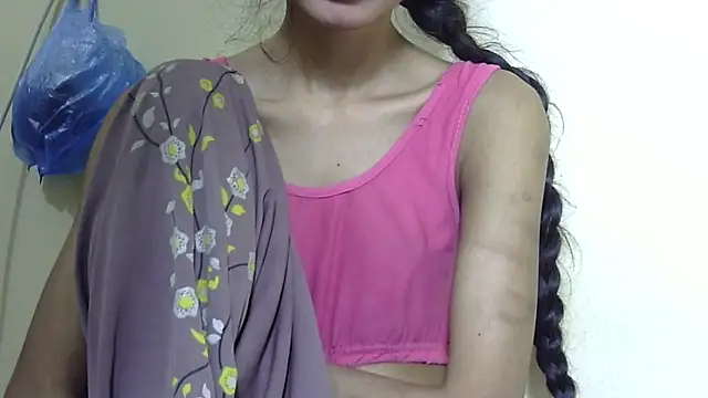 Anu_tiny Adlı Modelin Canlı XXX Sohbeti