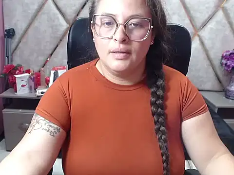 Sarah_Boobs_: онлайн-секс-чат