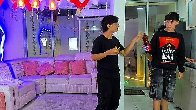 Houseofwarrios' Live XXX Chat