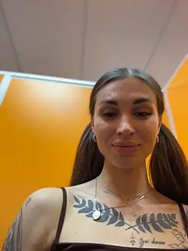 XXX chat uživo modela Charming_Ritta