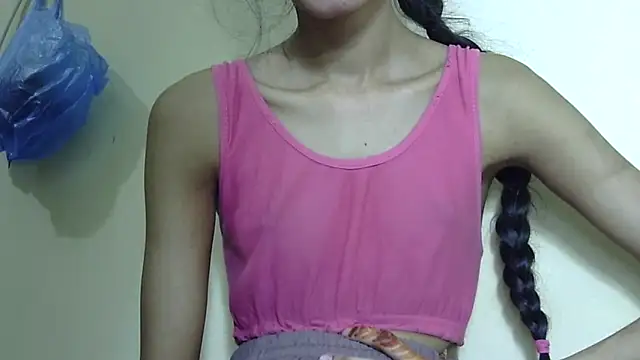 Anu_tiny Chat XXX in diretta