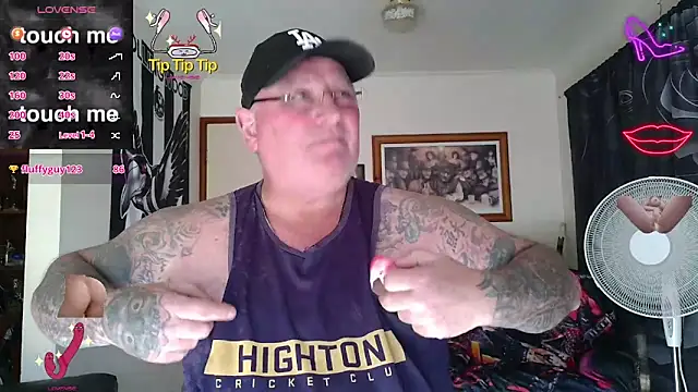 KINKYBLUEYES69 élő XXX-chatje