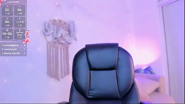 Ginni_charlotte Show Webcam