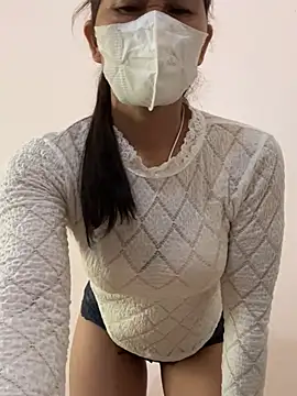 YANINA120 Adlı Modelin Canlı XXX Sohbeti