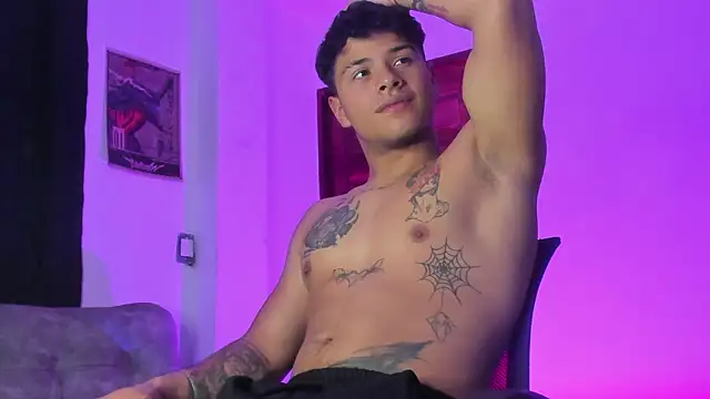 Dominic_Biker__ Chat XXX live