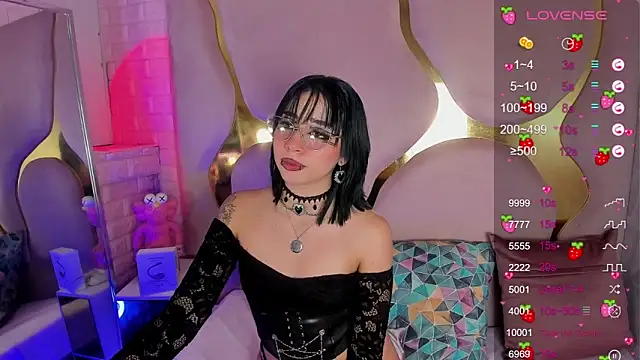 Czat XXX na żywo – NaniiSisy