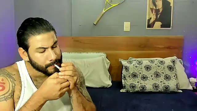 Prometeo-grizzly's Webcam Show