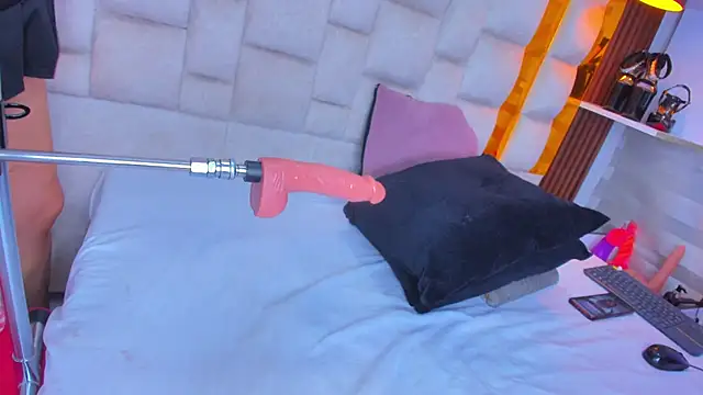 bigass_monic Webcam-Show