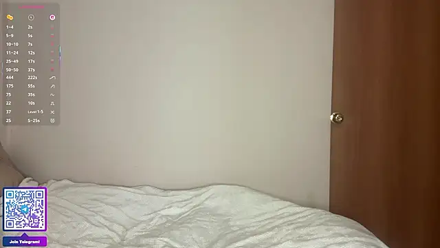 ErlinaBuoy Show in webcam