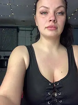 Show modela Sweeeeet_Candy na web-kameri