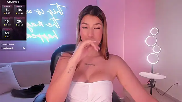 BellaThompsonX Live XXX-chat