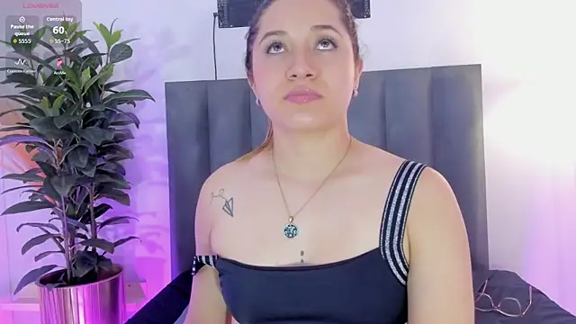 Živý XXX chat LeiahBlonde_