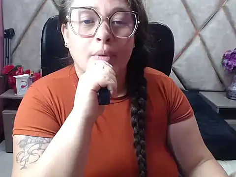 Sarah_Boobs_ élő XXX-chatje