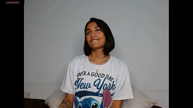 Chat +18 de Gia_Lee ao vivo