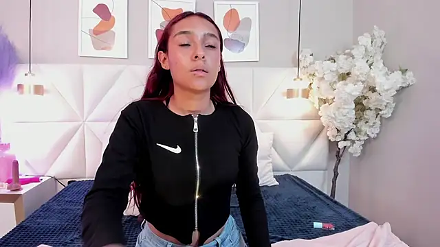 Chat +18 de Bella__Peach ao vivo