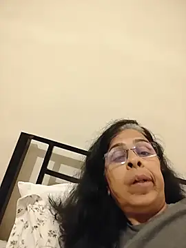 NakedMILFxのライブXXXチャット