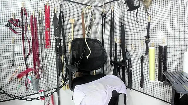 XXX chat uživo modela BDSM_MEDUZA