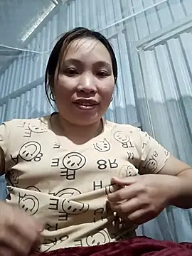 Evelyn-n Live XXX-chat